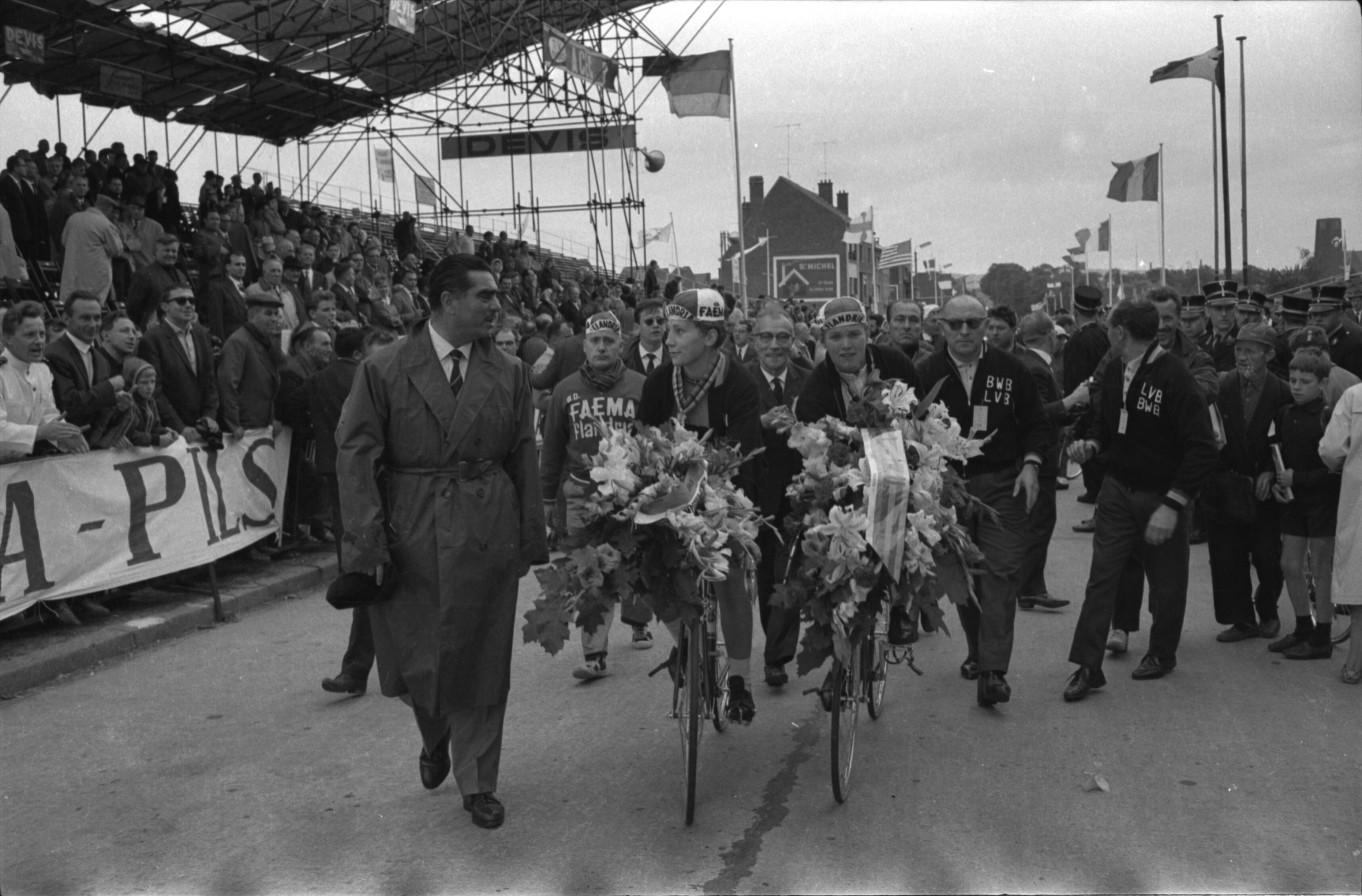 Reynders after her victory at the World Championships in Ronse (1963)