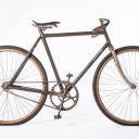 Track bicycle made by The Davis Sewing Machine Co. in Dayton (Ohio), ca. 1890-1910.