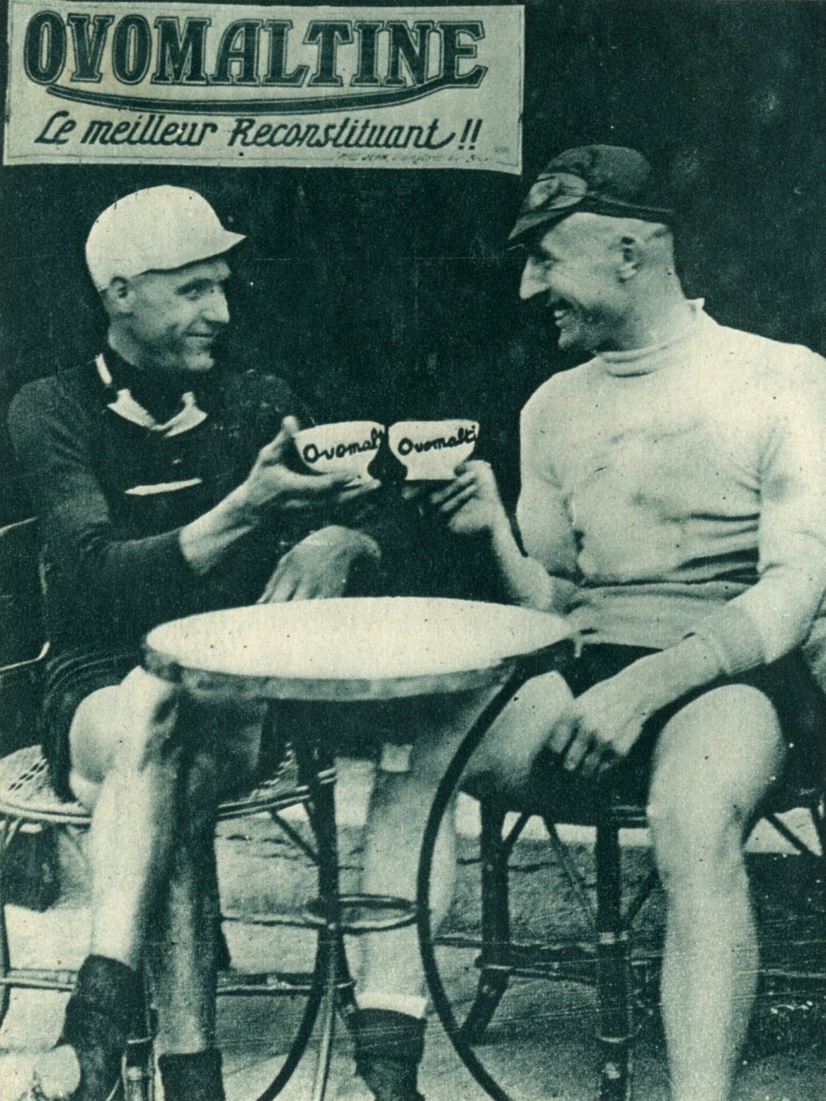 Vandevelde en Van Hevel drinken Ovomaltine