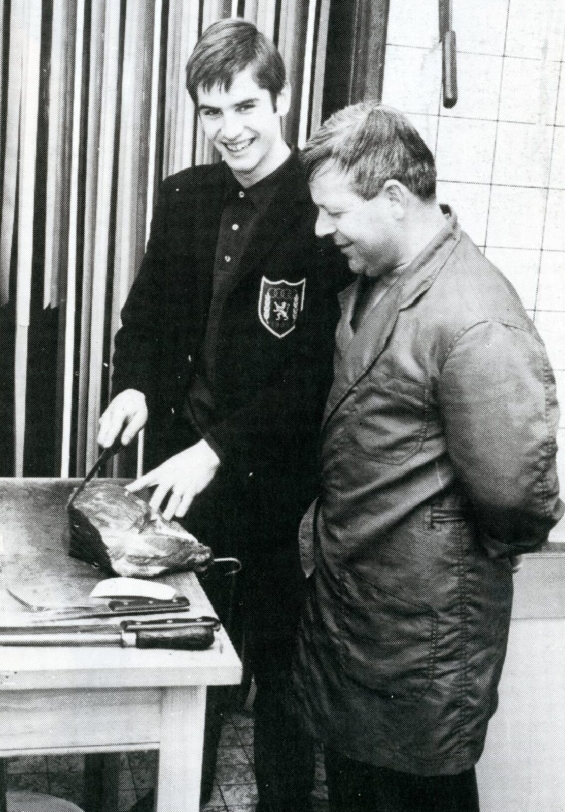 Jean-Pierre Monseré en buurman-slager Norbert Vandekerckhove in de beenhouwerij