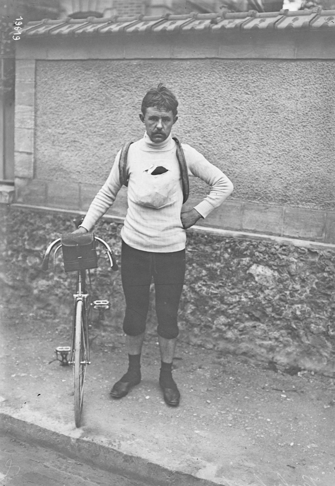 Henri Vanlerberghe voor de start van Parijs-Roubaix 1912