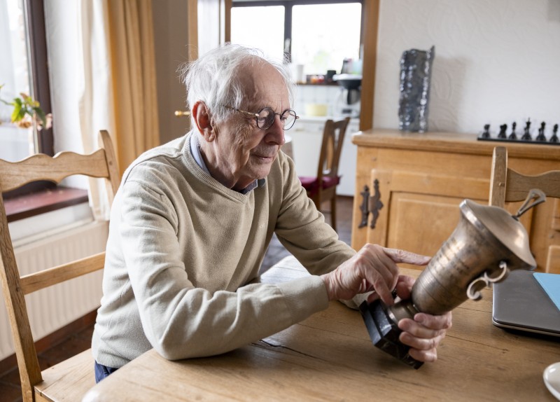 Roland Pachikian met zijn trofee van Cureghem Sportif